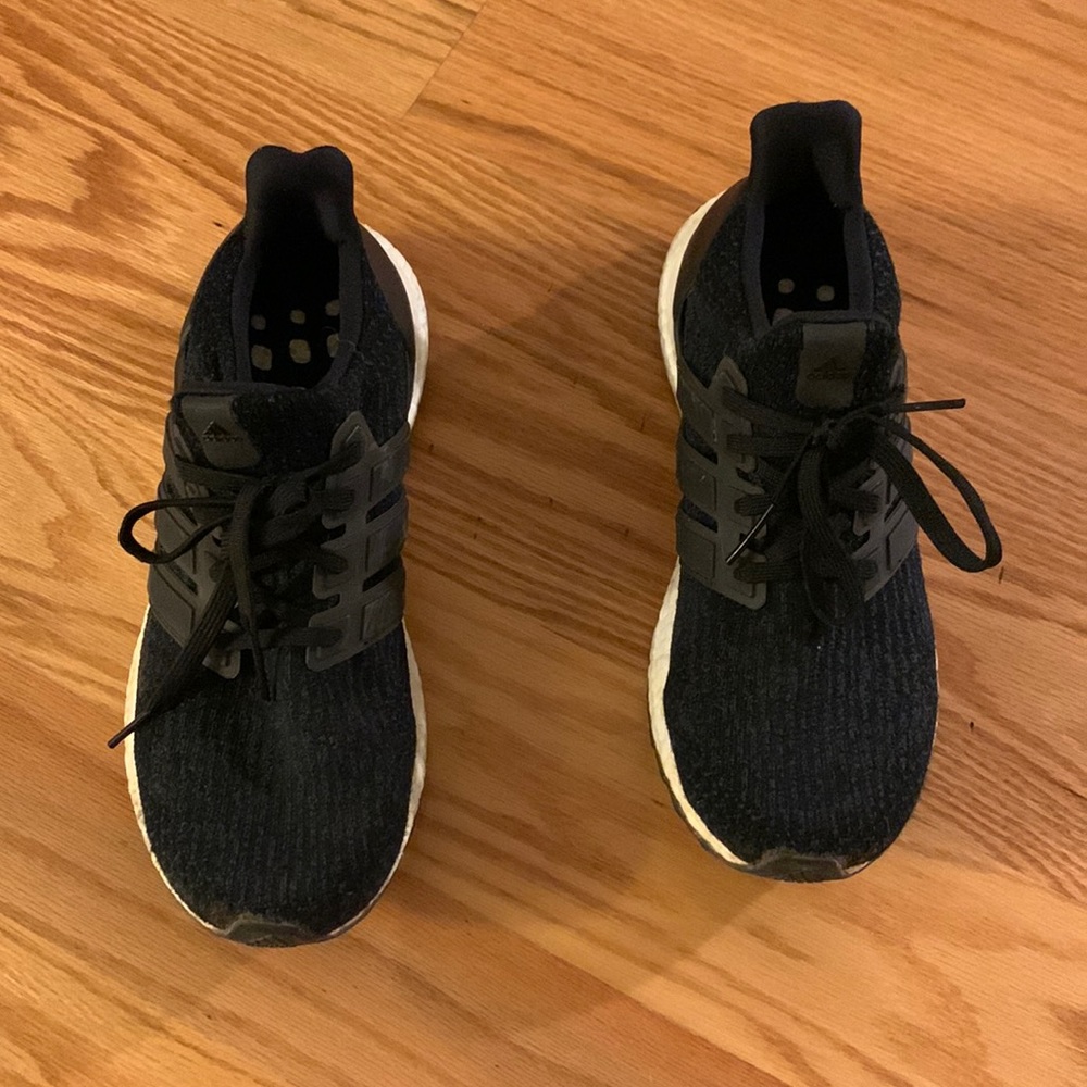 Black ultra boosts ardidas size 9